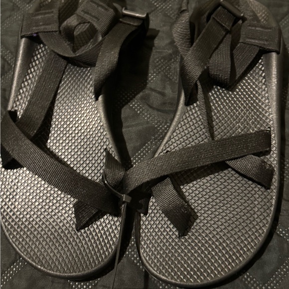 Men’s Chacos size 11( In nearly new condition) main image 4